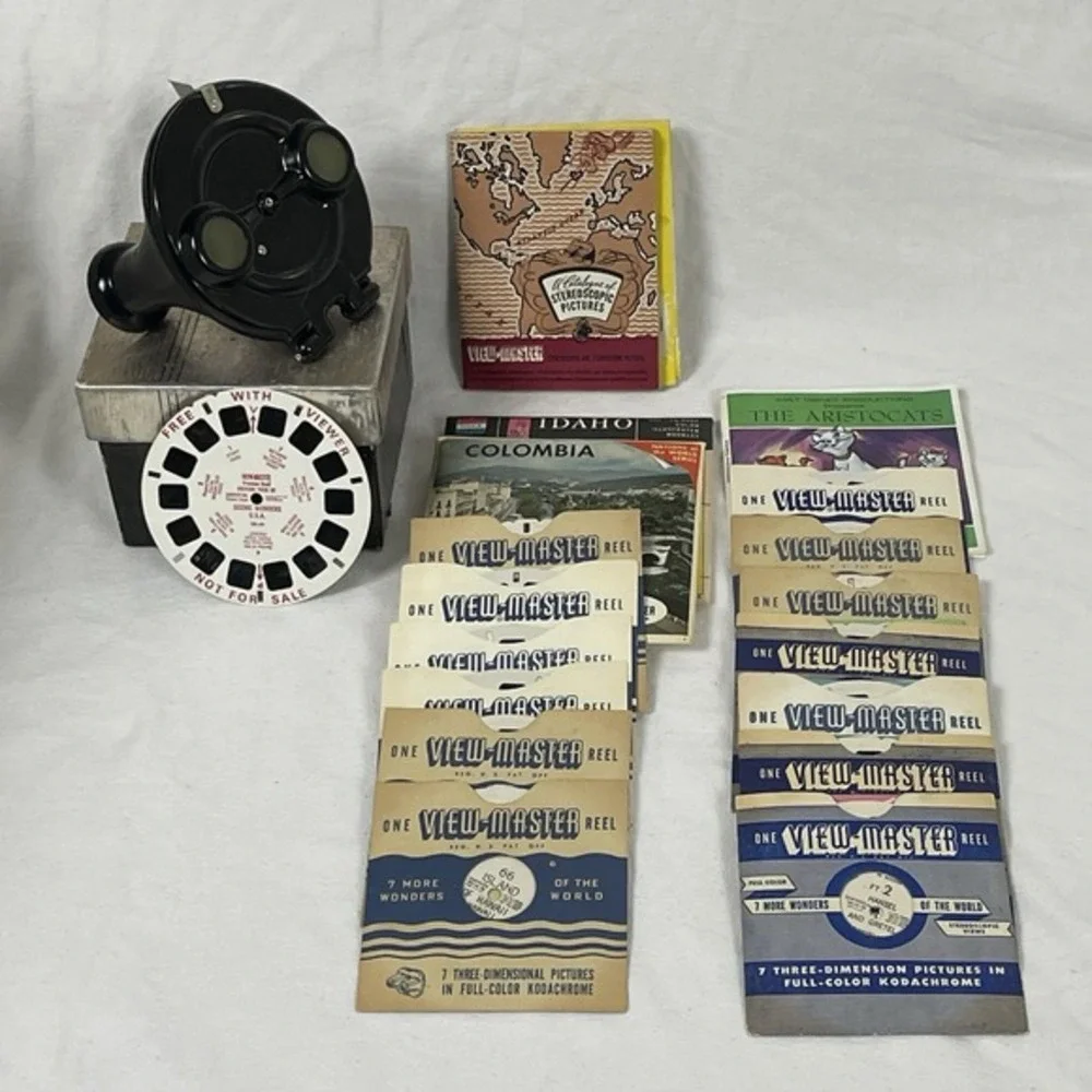 Vintage 1947 Sawyers Model B Round Black Bakelite View Master in‎ Box with Reels